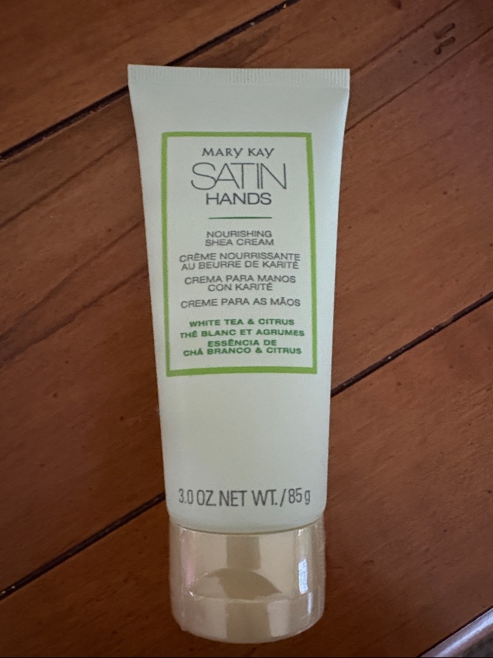Mary Kay white tea and citrus Satin Hands® Nourishing Shea Cream hand cream